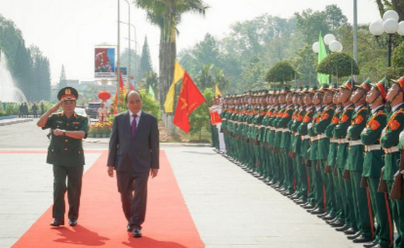Thủ tướng thăm, l&agrave;m việc tại Trường Sĩ quan Lục qu&acirc;n 2