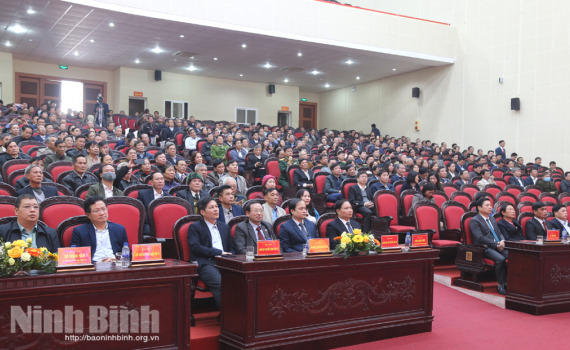 Th&agrave;nh ủy Ninh B&igrave;nh gặp mặt mừng Đảng, mừng Xu&acirc;n năm 2021
