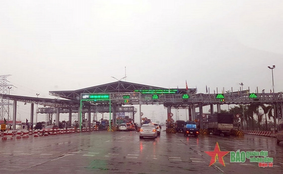 Sắp tới, c&aacute;c trạm thu ph&iacute; đường bộ sẽ chỉ c&ograve;n một l&agrave;n thu ph&iacute; hỗn hợp