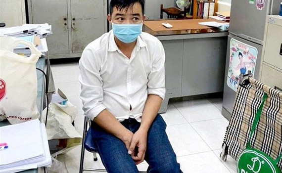 Vụ C&ocirc;ng ty Việt &Aacute;: L&agrave;m r&otilde; thủ đoạn của Gi&aacute;m đốc C&ocirc;ng ty Nam Phong