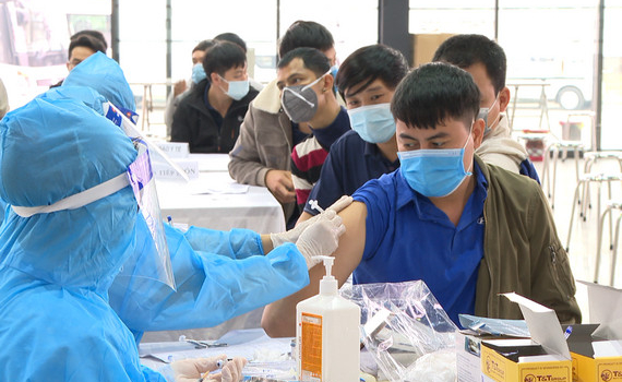 Ninh B&igrave;nh: Khẩn trương ti&ecirc;m mũi 3 ph&ograve;ng Covid-19 ngay khi c&oacute; vắc xin