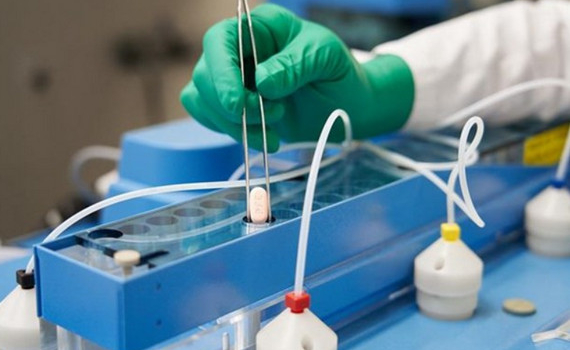 Pfizer nộp hồ sơ xin cấp ph&eacute;p sử dụng thuốc điều trị Covid-19 l&ecirc;n EMA 