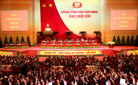 Kh&ocirc;ng thể xuy&ecirc;n tạc c&ocirc;ng t&aacute;c x&acirc;y dựng Đảng v&agrave; phủ nhận vai tr&ograve; l&atilde;nh đạo của Đảng