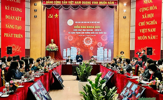 Diễn đ&agrave;n khoa học &ldquo;Cuộc chạy đua vắc xin Covid-19 v&agrave; cạnh tranh ảnh hưởng giữa c&aacute;c quốc gia&rdquo;