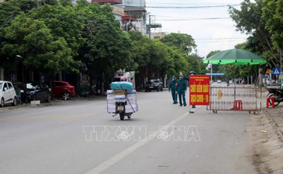 C&aacute;c địa phương siết chặt ph&ograve;ng, chống dịch Covid-19 dịp Tết Nguy&ecirc;n đ&aacute;n