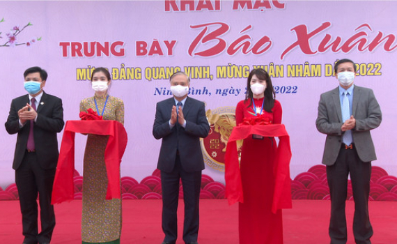 Khai mạc trưng b&agrave;y b&aacute;o Xu&acirc;n Nh&acirc;m Dần 