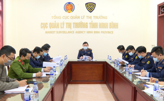 Triển khai kế hoạch kiểm tra h&agrave;ng h&oacute;a dịp Tết Nguy&ecirc;n đ&aacute;n