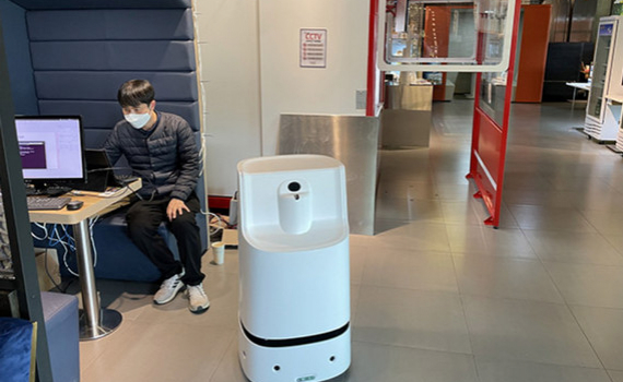 H&agrave;n Quốc ph&aacute;t triển robot ph&ograve;ng dịch th&ocirc;ng minh tr&ecirc;n nền tảng AI
