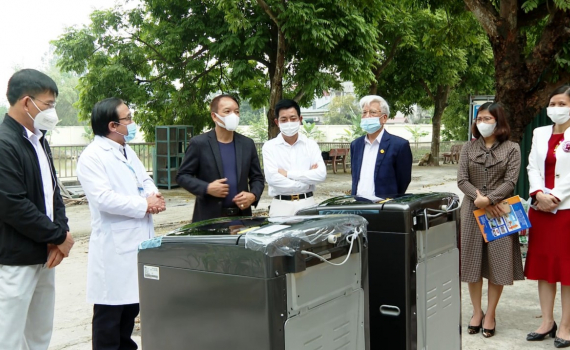 Hội Doanh nghiệp TP Ninh B&igrave;nh ủng hộ ph&ograve;ng, chống dịch Covid-19