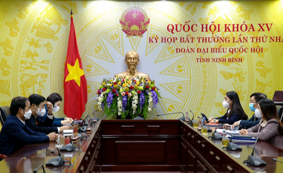 Quốc hội thảo luận trực tuyến về c&aacute;c Dự &aacute;n Luật