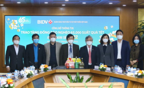 BIDV d&agrave;nh 65.000 phần qu&agrave; Tết tặng người ngh&egrave;o