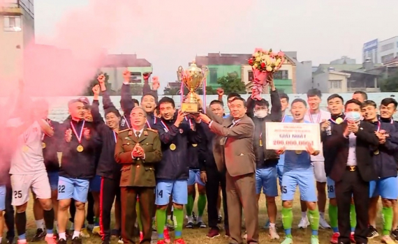 Bế mạc Giải giao hữu b&oacute;ng đ&aacute; chuy&ecirc;n nghiệp c&uacute;p Hoa Lư năm 2022