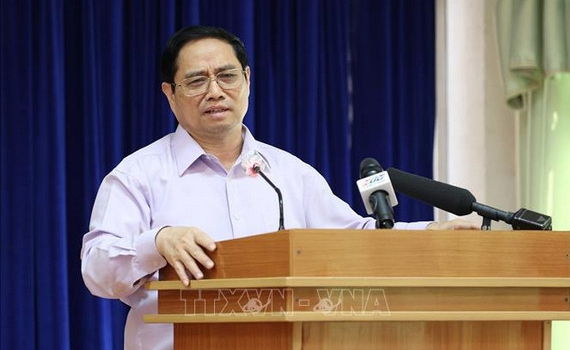 Thủ tướng Phạm Minh Ch&iacute;nh ch&uacute;c Tết, tặng qu&agrave; c&aacute;n bộ, y sĩ, b&aacute;c sĩ, Th&agrave;nh phố Hồ Ch&iacute; Minh