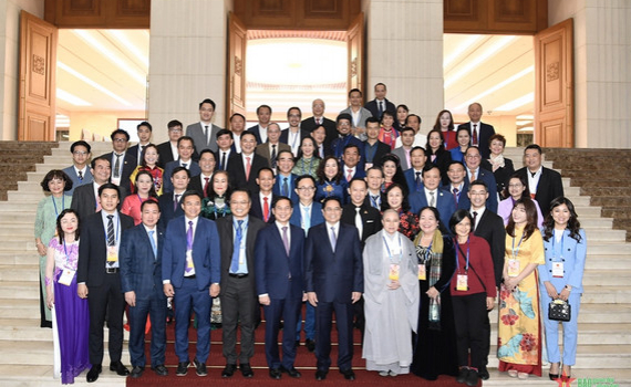 Thủ tướng Phạm Minh Ch&iacute;nh gặp mặt kiều b&agrave;o tham dự Xu&acirc;n Qu&ecirc; hương 2022