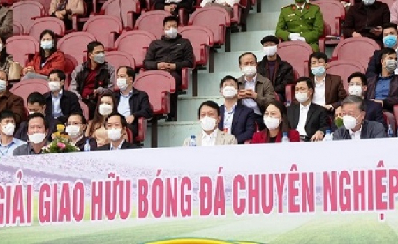 Khai mạc Giải giao hữu b&oacute;ng đ&aacute; chuy&ecirc;n nghiệp c&uacute;p Hoa Lư năm 2022