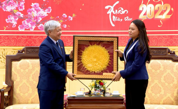 Đồng ch&iacute; Đỗ Văn Chiến, B&iacute; thư Trung ương Đảng, Chủ tịch Ủy ban Trung ương MTTQ Việt Nam thăm, ch&uacute;c Tết tỉnh Ninh B&igrave;nh