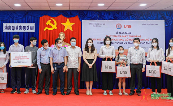 Trao gần 4.000 m&aacute;y t&iacute;nh tặng học sinh kh&oacute; khăn tại 3 tỉnh miền T&acirc;y