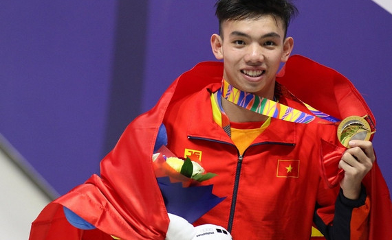 Kết quả bầu chọn vận động vi&ecirc;n ti&ecirc;u biểu to&agrave;n quốc năm 2021: Huy Ho&agrave;ng gi&agrave;nh giải, bất ngờ vị tr&iacute; của Quang Hải