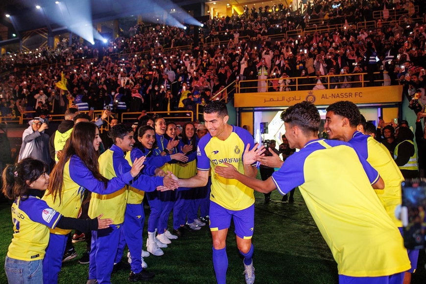 Hình ảnh Ronaldo ra mắt tại Saudi Arabia - Báo và Phát thanh - Truyền hình Ninh Bình
