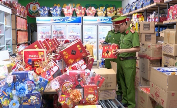Ninh B&igrave;nh: Cảnh gi&aacute;c h&agrave;ng giả dịp Tết Nguy&ecirc;n đ&aacute;n