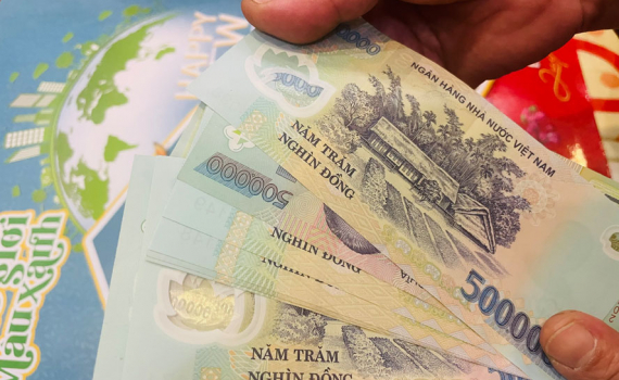 Thưởng Tết Qu&yacute; M&atilde;o 2023 cao nhất bao nhi&ecirc;u tiền?