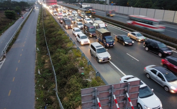 Cao điểm Tết Nguy&ecirc;n đ&aacute;n, phương tiện giao th&ocirc;ng ra v&agrave;o TP H&agrave; Nội như thế n&agrave;o?