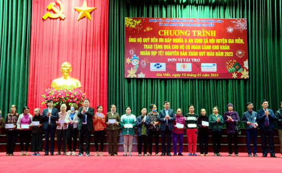 Gia Viễn tiếp nhận ủng hộ Quỹ "Đền ơn đ&aacute;p nghĩa v&agrave; an sinh x&atilde; hội" 