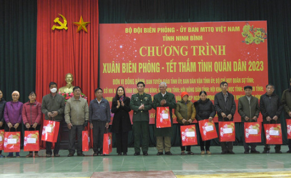 Chương tr&igrave;nh "Xu&acirc;n Bi&ecirc;n ph&ograve;ng &ndash; Tết thắm t&igrave;nh qu&acirc;n d&acirc;n" tại huyện Kim Sơn