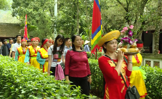 Lễ hội m&ugrave;a xu&acirc;n ở Ninh B&igrave;nh