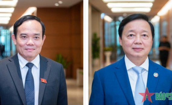 Hai đồng ch&iacute; Trần Lưu Quang v&agrave; Trần Hồng H&agrave; được Quốc hội ph&ecirc; chuẩn bổ nhiệm giữ chức vụ Ph&oacute; thủ tướng Ch&iacute;nh phủ nhiệm kỳ 2021-2026