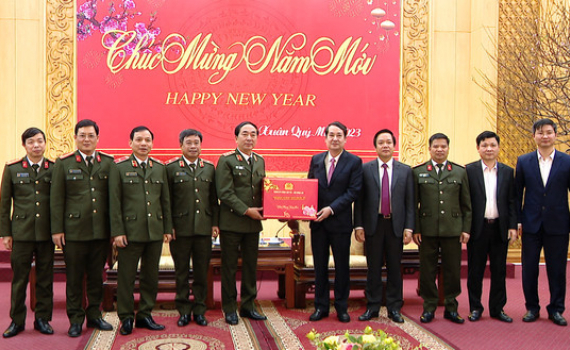 Đồng ch&iacute; Thứ trưởng Bộ C&ocirc;ng an thăm, ch&uacute;c Tết tỉnh Ninh B&igrave;nh