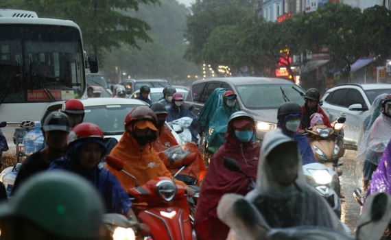 Thời tiết h&ocirc;m nay (13-1): H&agrave; Nội tiếp tục mưa r&eacute;t