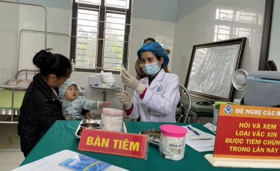 Sắp c&oacute; th&ecirc;m 2,8 triệu liều vaccine 5 trong 1 cho ti&ecirc;m chủng mở rộng