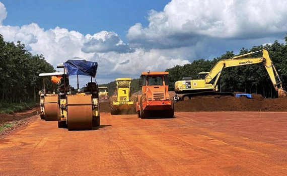 Ph&aacute;t huy tinh thần tr&aacute;ch nhiệm cao nhất, đẩy nhanh tiến độ c&aacute;c c&ocirc;ng tr&igrave;nh hạ tầng giao th&ocirc;ng