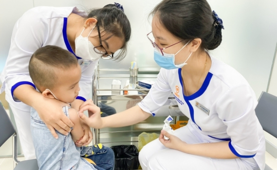 Bảo đảm kinh ph&iacute; mua sắm vaccine cho Chương tr&igrave;nh ti&ecirc;m chủng mở rộng