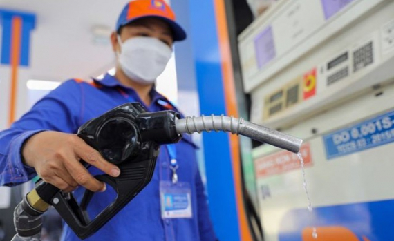 Thủ tướng y&ecirc;u cầu bảo đảm cung ứng đủ xăng dầu dịp Tết