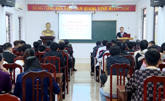 Hoa Lư: Bồi dưỡng kết nạp Đảng cho thanh ni&ecirc;n chuẩn bị nhập ngũ năm 2024