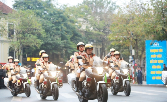 Thượng t&ocirc;n ph&aacute;p luật để x&acirc;y dựng văn h&oacute;a giao th&ocirc;ng an to&agrave;n