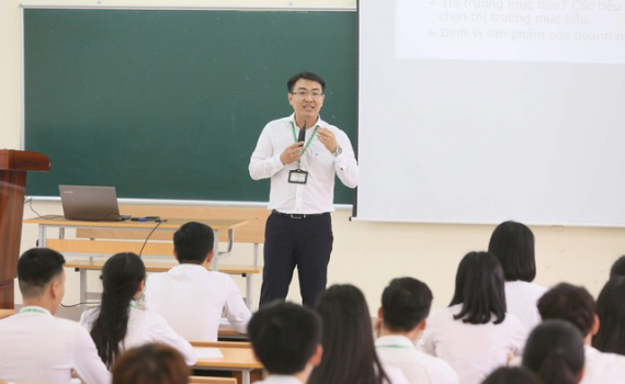 Sinh vi&ecirc;n được miễn ho&agrave;n to&agrave;n học ph&iacute; nhiều ng&agrave;nh học từ năm 2024