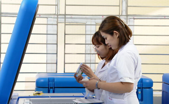 Ninh B&igrave;nh tiếp nhận vắc xin sẵn s&agrave;ng cho Chương tr&igrave;nh ti&ecirc;m chủng mở rộng