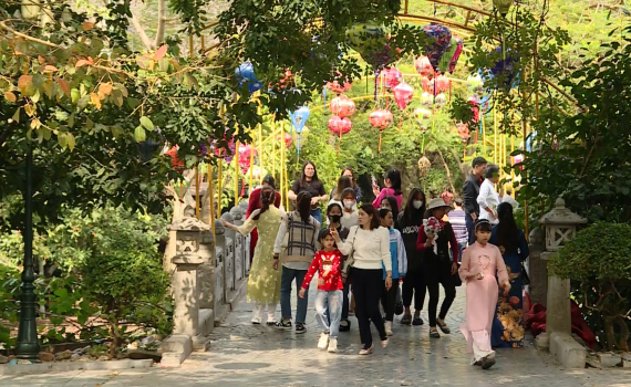 C&aacute;c điểm du lịch, giải tr&iacute; tại Ninh B&igrave;nh đ&ocirc;ng kh&aacute;ch trong ng&agrave;y Tết Dương lịch