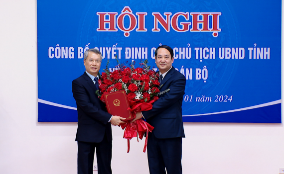C&ocirc;ng bố quyết định của Chủ tịch UBND tỉnh về c&ocirc;ng t&aacute;c c&aacute;n bộ
