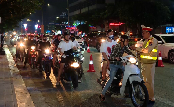 Trong 10 ng&agrave;y từ 11 đến 21/01/2024 Cục Cảnh s&aacute;t giao th&ocirc;ng tước 25.320 giấy ph&eacute;p l&aacute;i xe do t&agrave;i xế vi phạm giao th&ocirc;ng