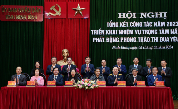 UBND tỉnh ph&aacute;t động phong tr&agrave;o thi đua y&ecirc;u nước v&agrave; k&yacute; kết giao ước thi đua năm 2024