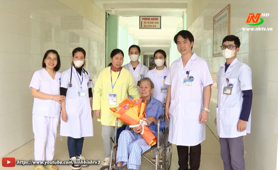 Trung t&acirc;m Y tế huyện Gia Viễn cấp cứu, điều trị th&agrave;nh c&ocirc;ng bệnh nh&acirc;n ngừng tim 2 lần, suy đa tạng