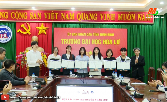 Trao giấy chứng nhận ho&agrave;n th&agrave;nh kh&oacute;a học tiếng H&agrave;n Quốc do Trường Đại học Hoseo cấp tại Trường Đại học Hoa Lư