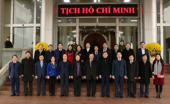  Đồng ch&iacute; B&iacute; thư Th&agrave;nh ủy H&agrave; Nội Đinh Tiến Dũng thăm, ch&uacute;c Tết Đảng bộ, ch&iacute;nh quyền v&agrave; nh&acirc;n d&acirc;n Ninh B&igrave;nh