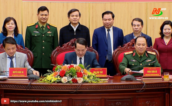 K&yacute; kết Chương tr&igrave;nh phối hợp tuy&ecirc;n truyền giữa tỉnh Ninh B&igrave;nh với Tạp ch&iacute; Cộng sản v&agrave; B&aacute;o Qu&acirc;n đội nh&acirc;n d&acirc;n