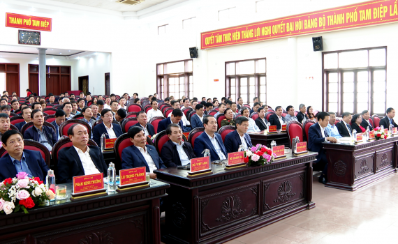 Tổng kết c&ocirc;ng t&aacute;c đầu tư x&acirc;y dựng tuyến cao tốc Bắc - Nam ph&iacute;a Đ&ocirc;ng đoạn qua tỉnh Ninh B&igrave;nh v&agrave; sơ kết c&ocirc;ng t&aacute;c đầu tư x&acirc;y dựng tuyến đường Đ&ocirc;ng  - T&acirc;y (giai đoạn I)