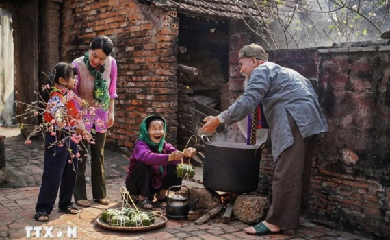 Tết về thơm nức b&aacute;nh chưng xanh